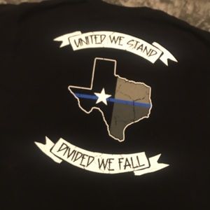 WE BACK THE BLUE! Enough said.